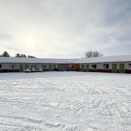 The Trail Inn - Newberry, Mi - Formerly Knollwood Inn - 13467 M-28 Εξωτερικό φωτογραφία